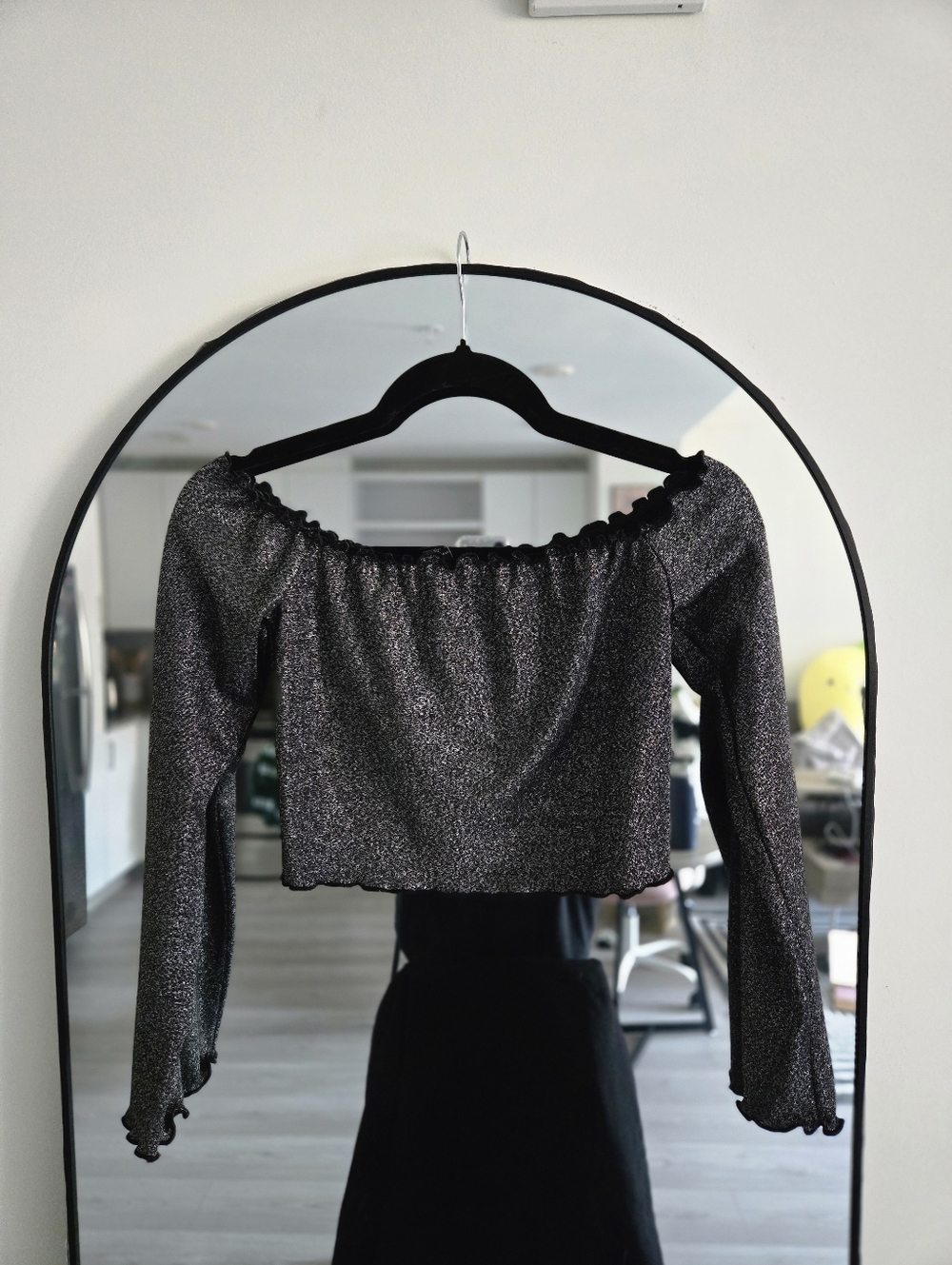 Forever21 Women's Black Glitter Crop Top